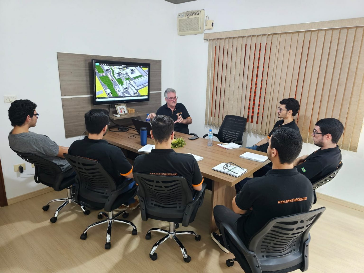 WhatsApp Image 2024-11-12 at 14.12.02 (3)